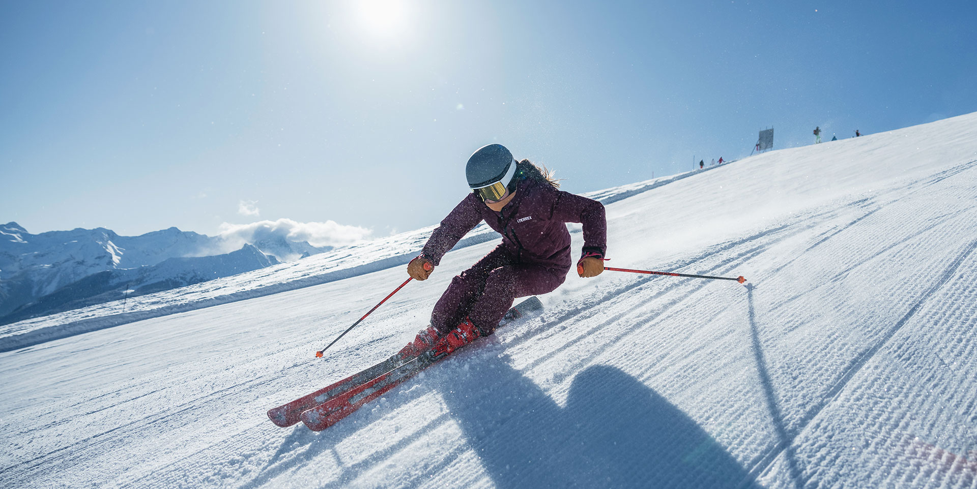 Skikjører i preparert løype i Bad Gastein, Østerrike – Nyter en spektakulær skireise til Alpene