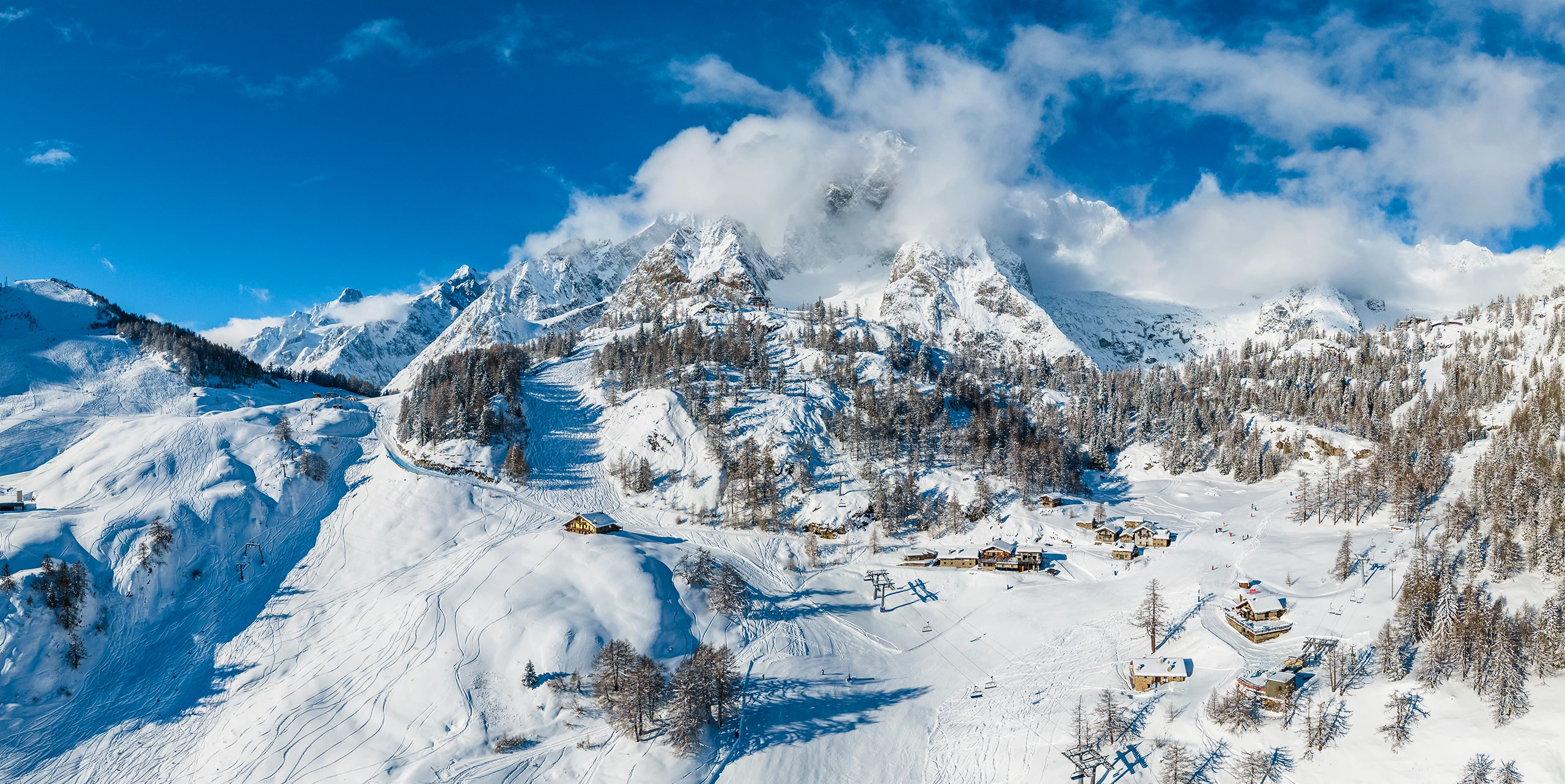 Courmayeur i Italia. En fantastisk skreise til Courmayeur. Her med utsikt over skiområdet rundt Plan Checrouit.